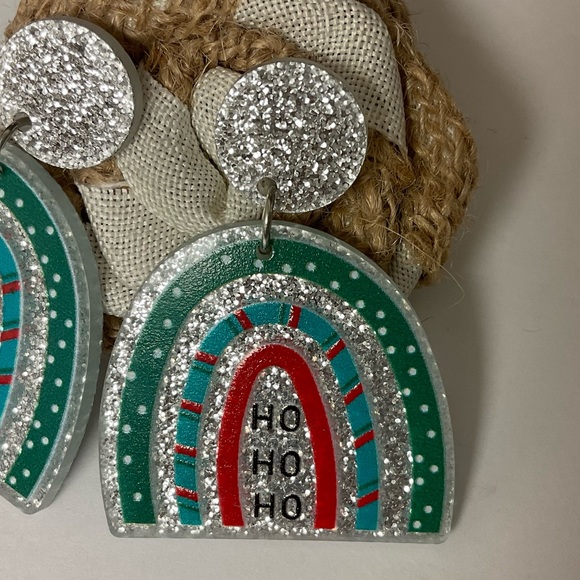 ❤️Christmas Rainbow 🌈 Earrings💚 - Picture 3 of 4